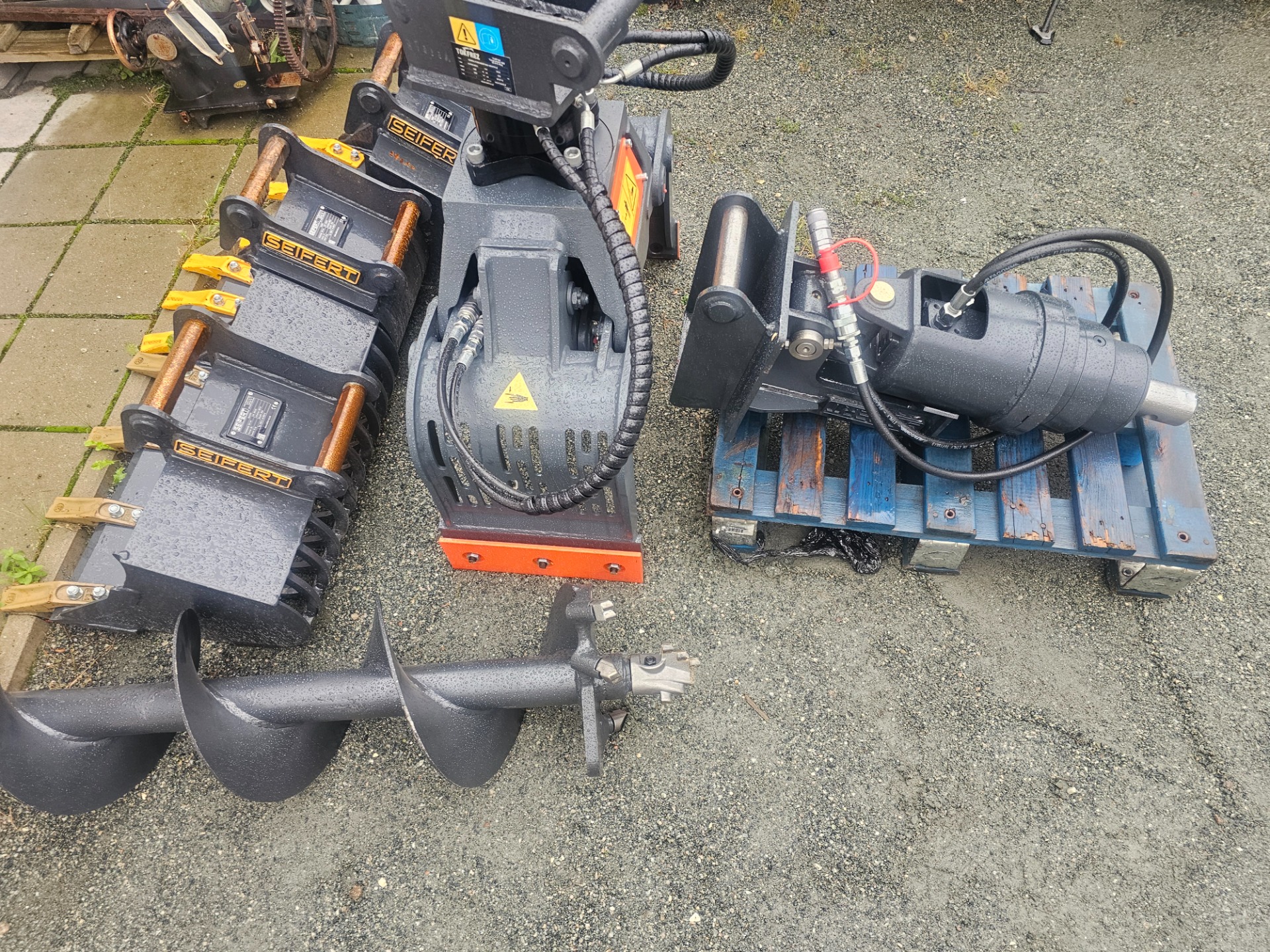 Minibagger Anbaugeräte bei RentHands auf Rügen mieten
